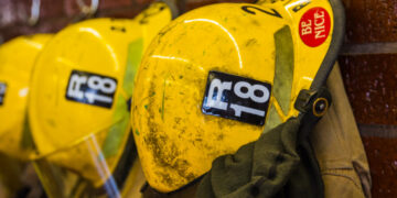 A firefighter helmet